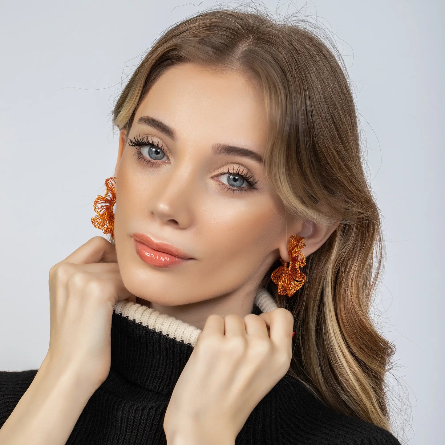 Rosegold Curvy Crochet Earrings