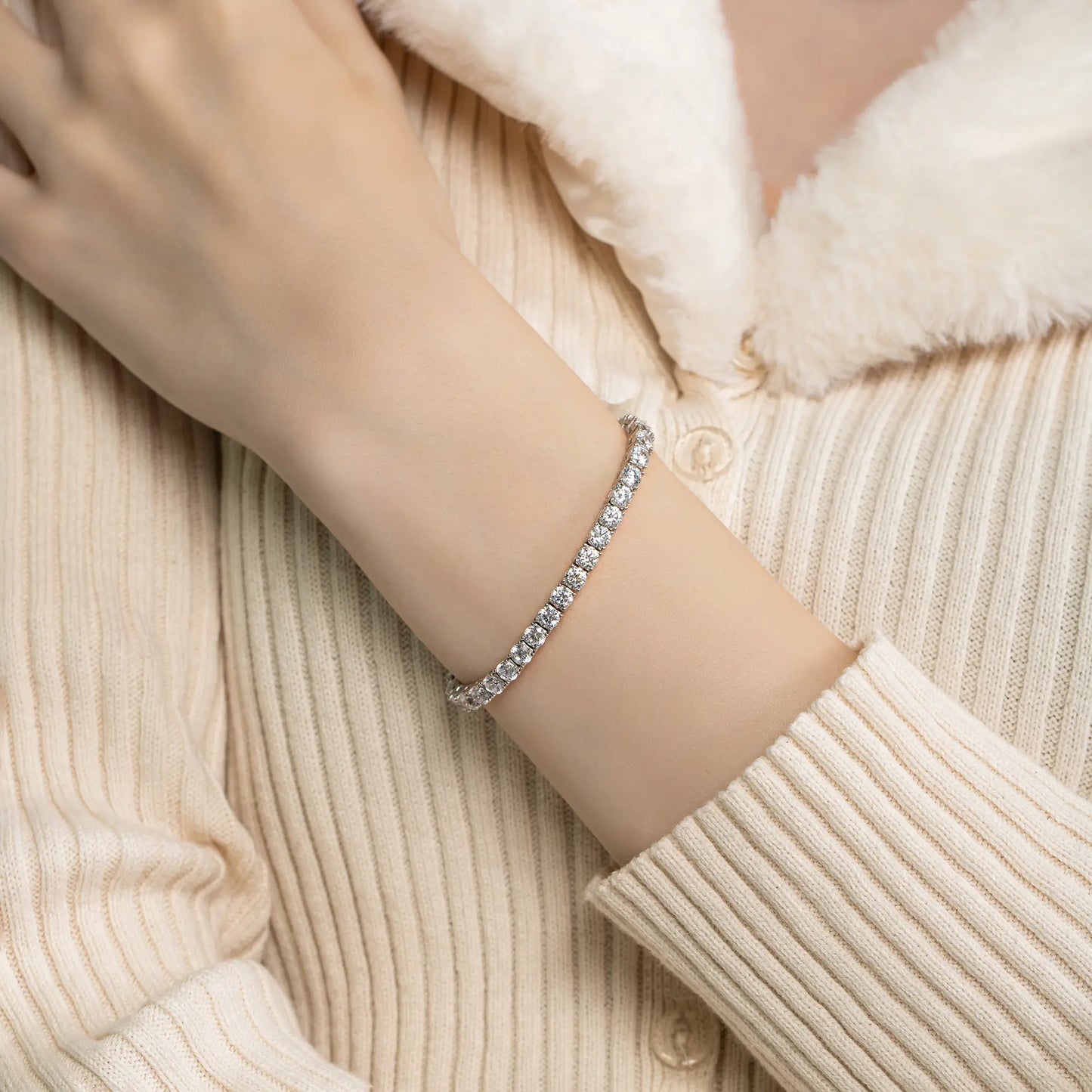 14K WHITE GOLD TENNIS BRACELET