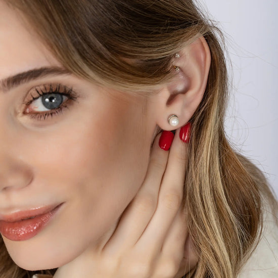 Load image into Gallery viewer, Pearl Stud Earrings
