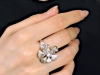 Load and play video in Gallery viewer, flower-engagement-ring_silver
