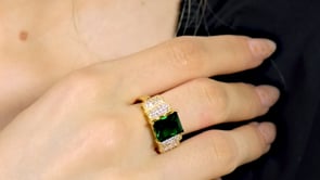 Load and play video in Gallery viewer, Emerald-baquette-ring-925k-silver_green

