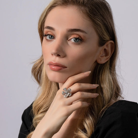 Load image into Gallery viewer, flower-engagement-ring_silver
