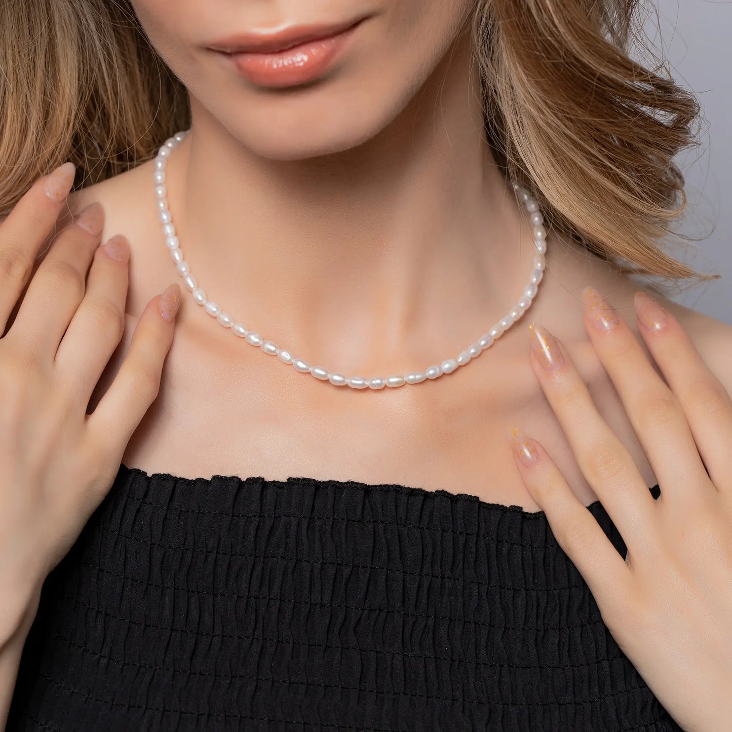 pearl-necklaces_white