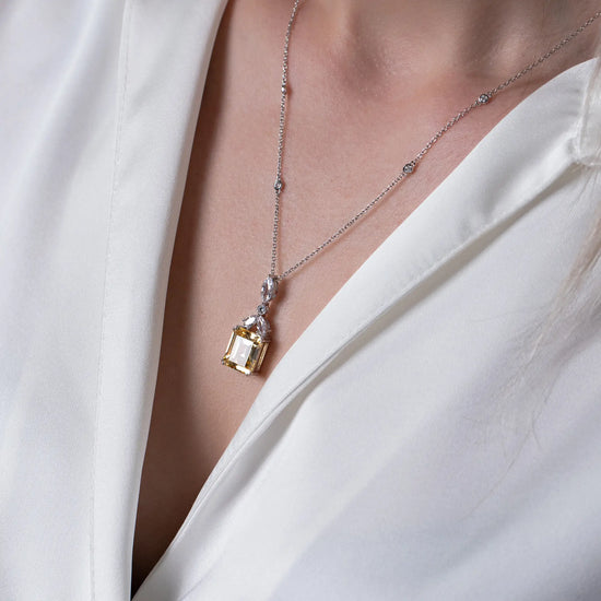 Load image into Gallery viewer, Baguette-diamond-necklace_yellow
