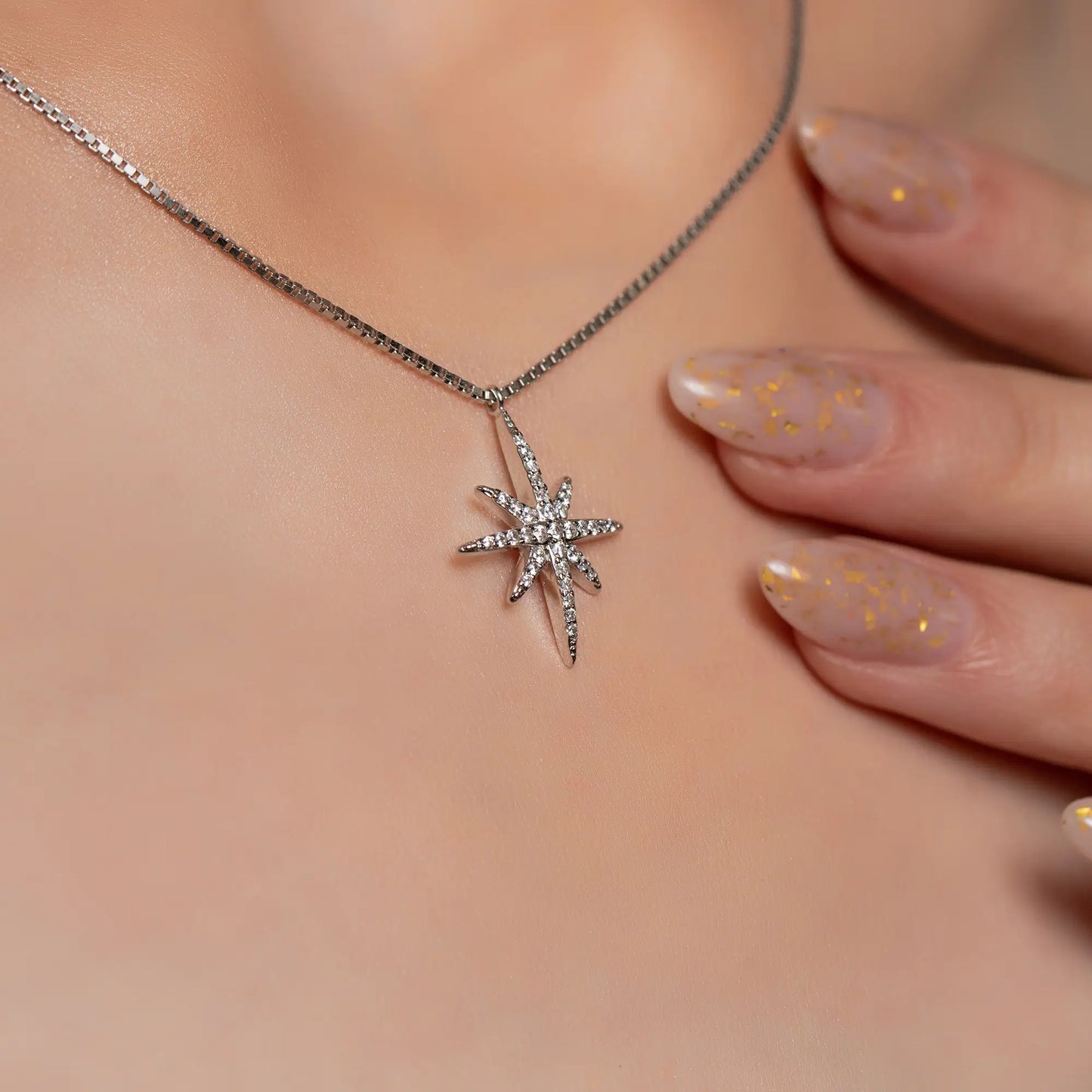 necklace_white