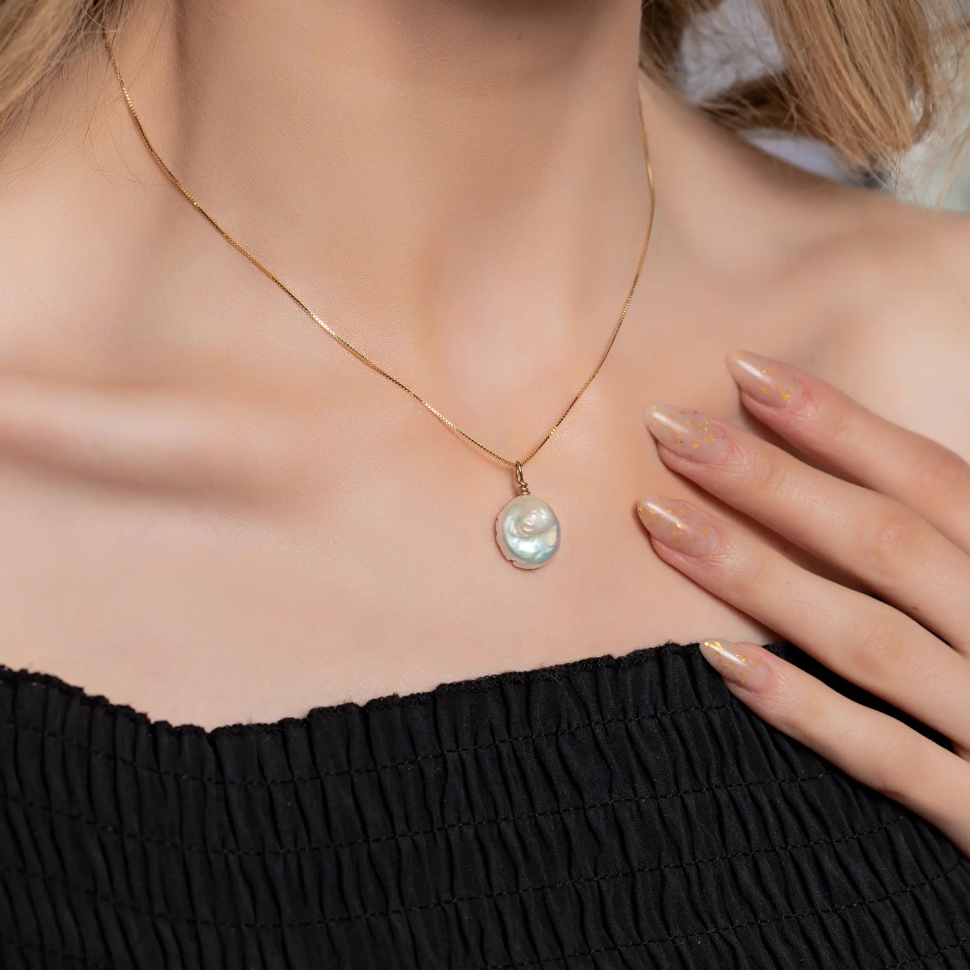 Box Chain Pearl Pendant Necklace