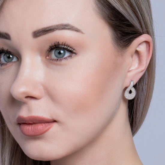Load image into Gallery viewer, Drop-earrings_white

