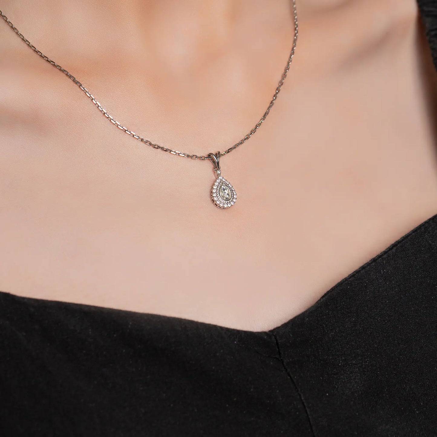 drop-necklaces_silver
