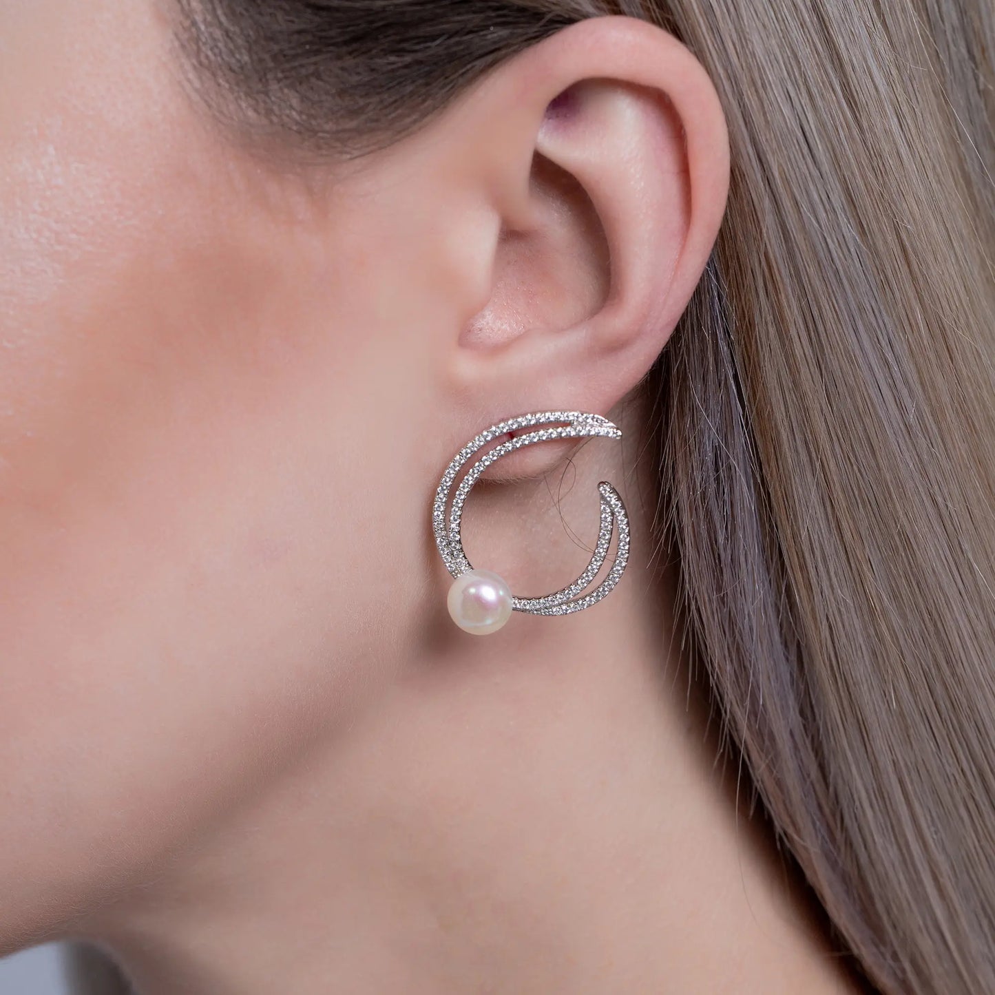 hoop-earrings-for-women_white-gold