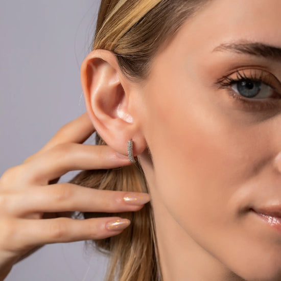 Load image into Gallery viewer, huggie-earrings_white
