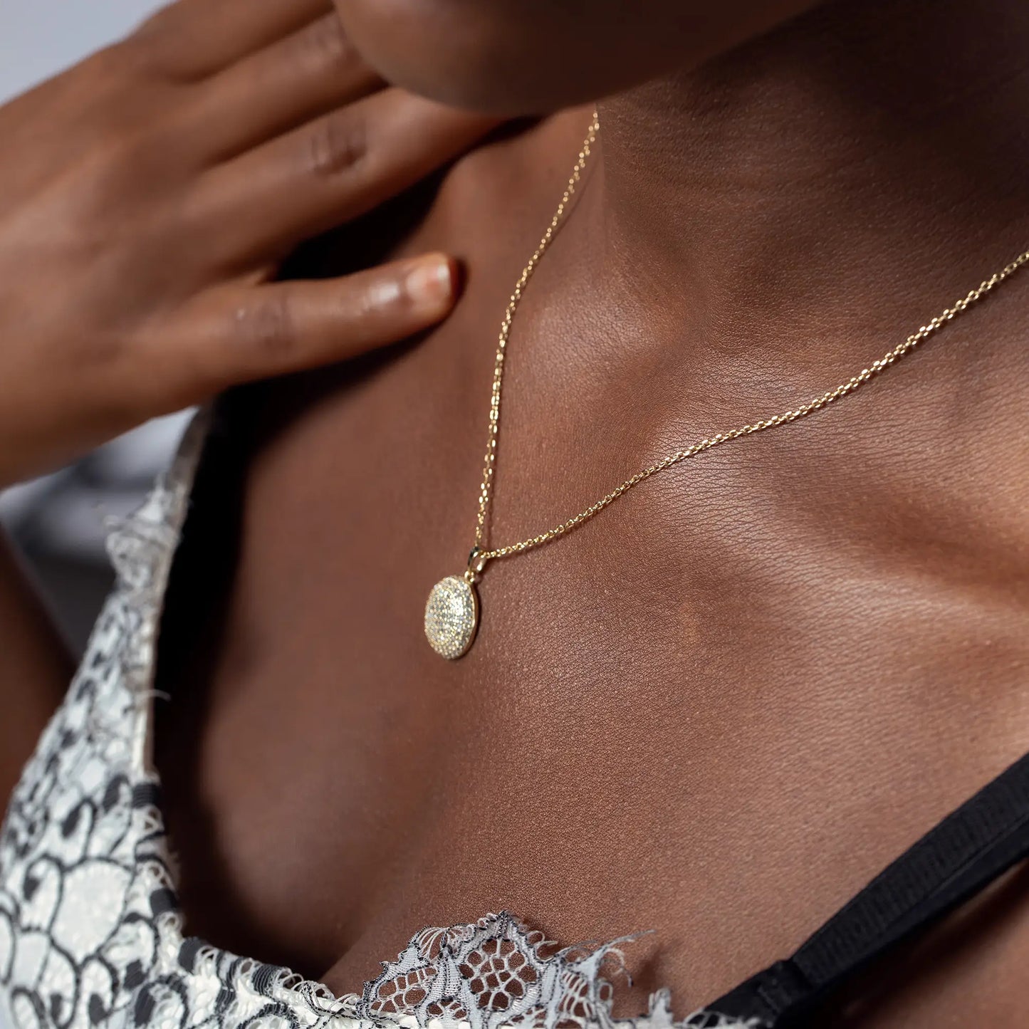 Gold-Coin-Necklace_yellow