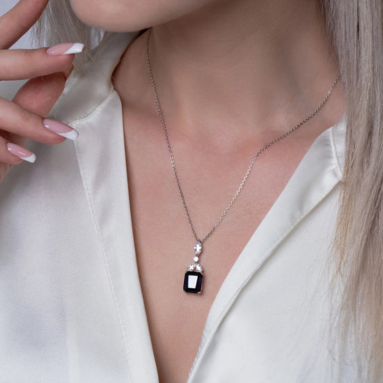 Load image into Gallery viewer, Baguette-diamond-necklace_black

