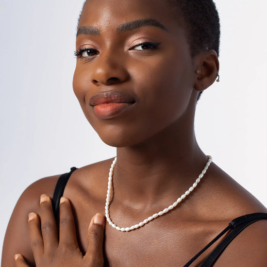 Load image into Gallery viewer, pearl-necklaces_white
