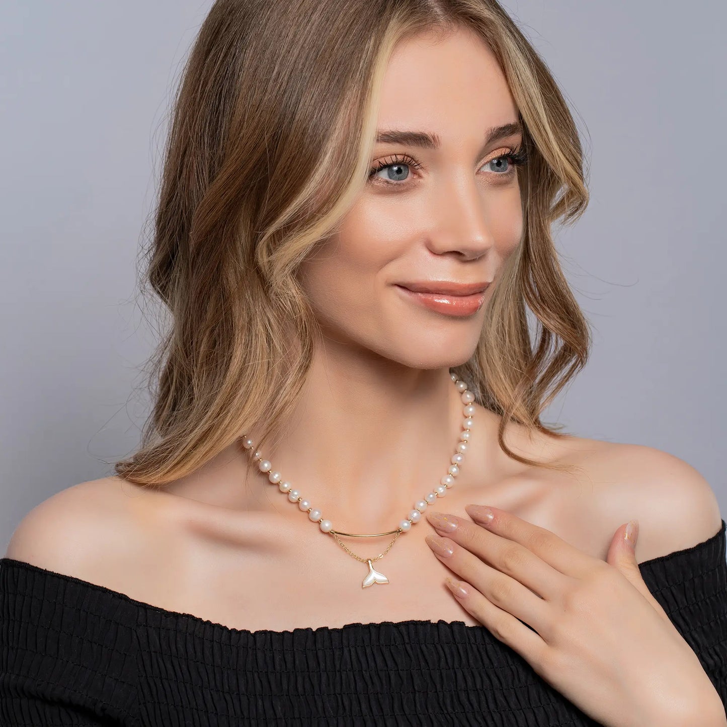 pearl-necklaces_white