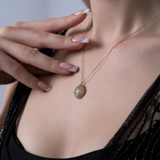 Load image into Gallery viewer, Gold-Chain-Crystal-Necklace_white-stone
