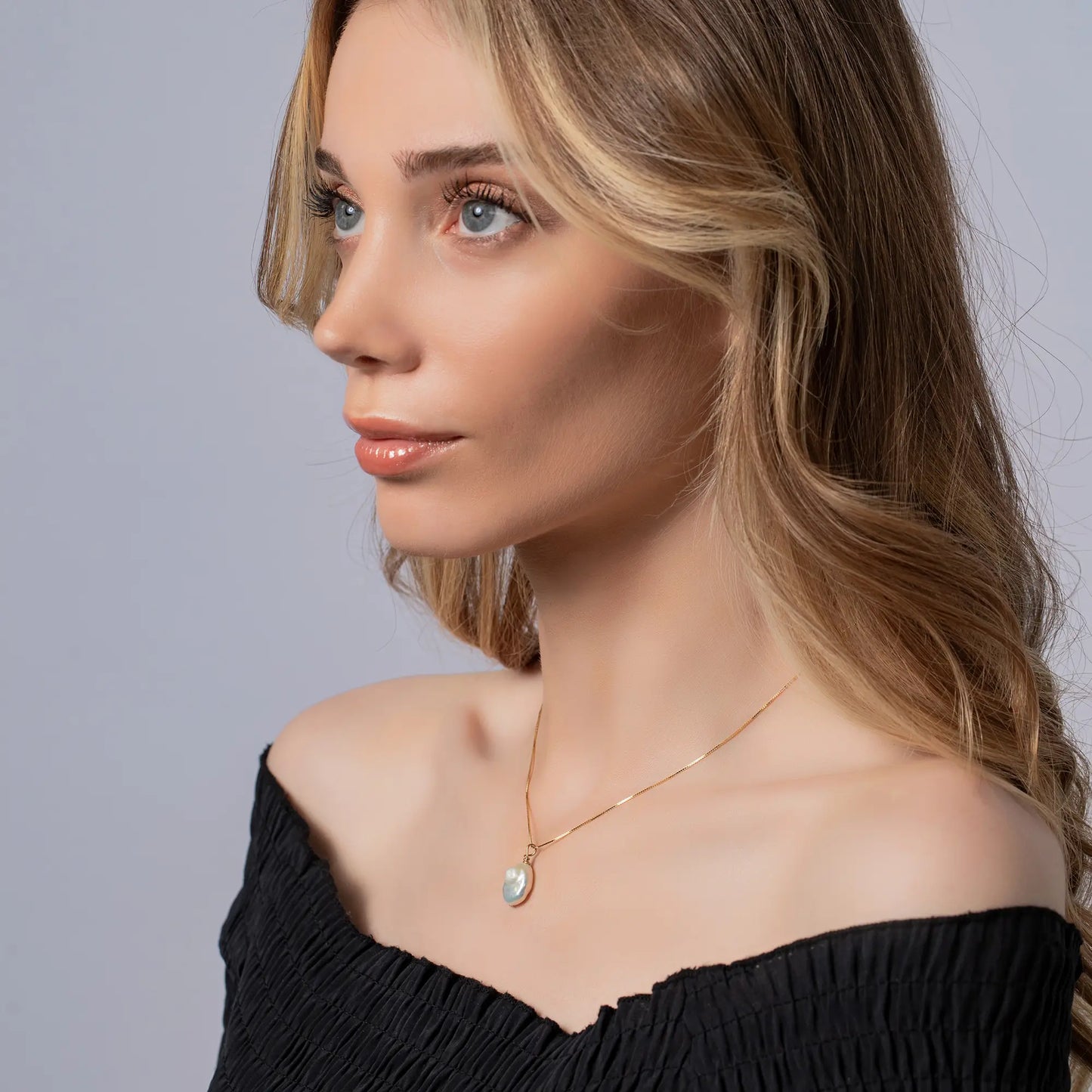 pearl-necklaces_white