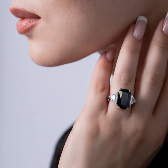 Load image into Gallery viewer, Sapphire-rings_black
