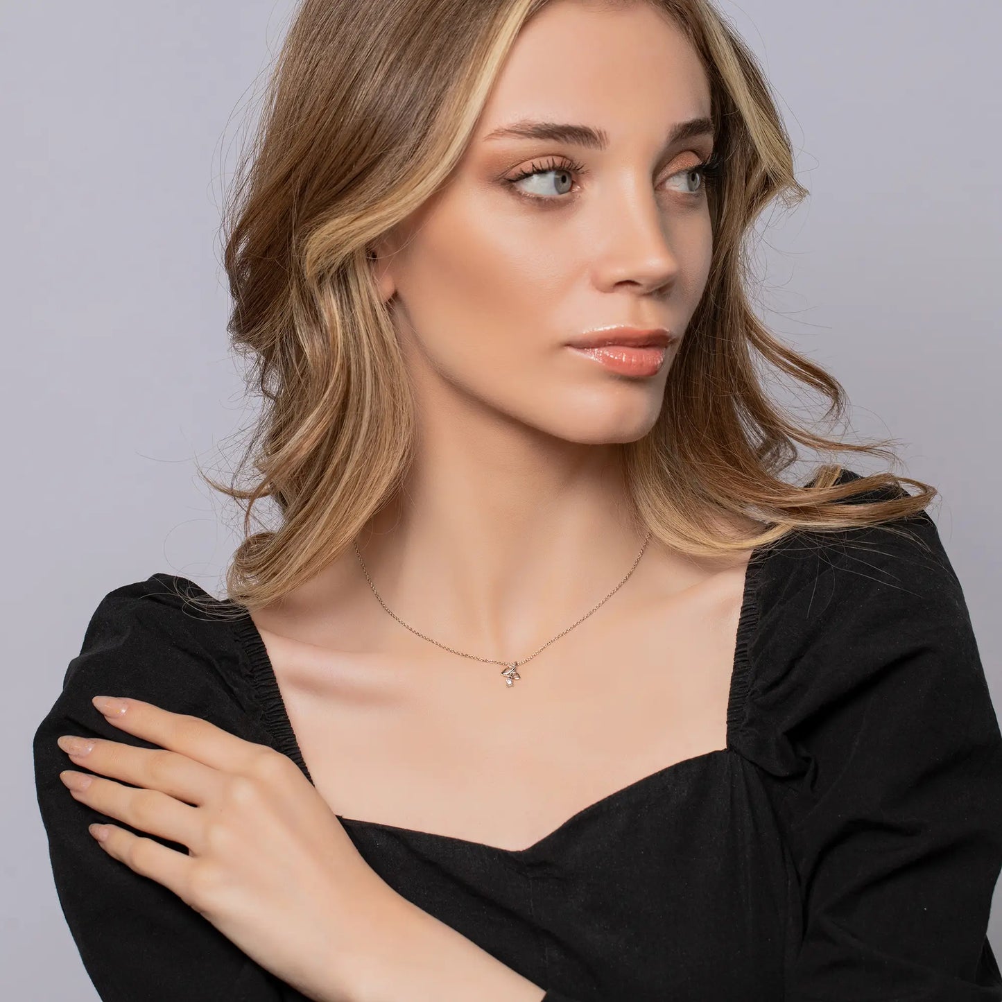 silver-necklaces_white