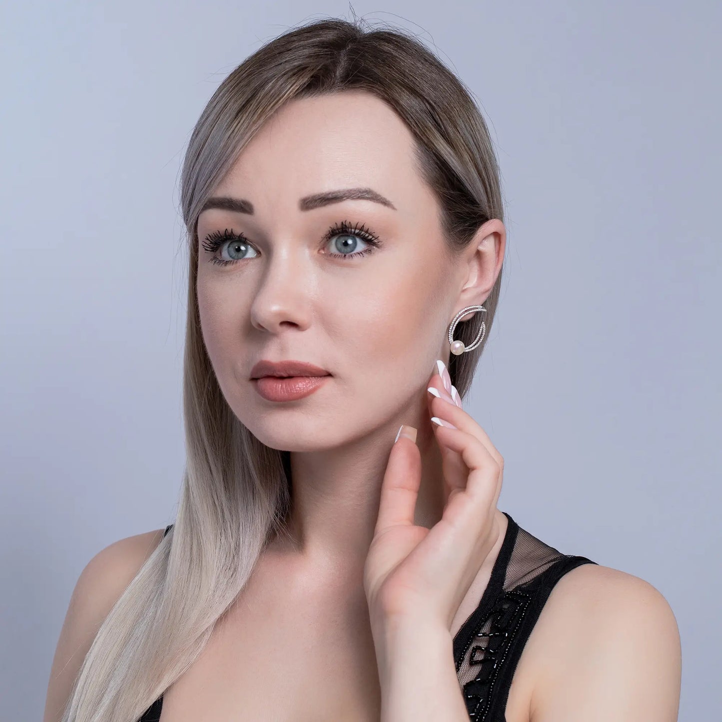hoop-earrings-for-women_white-gold