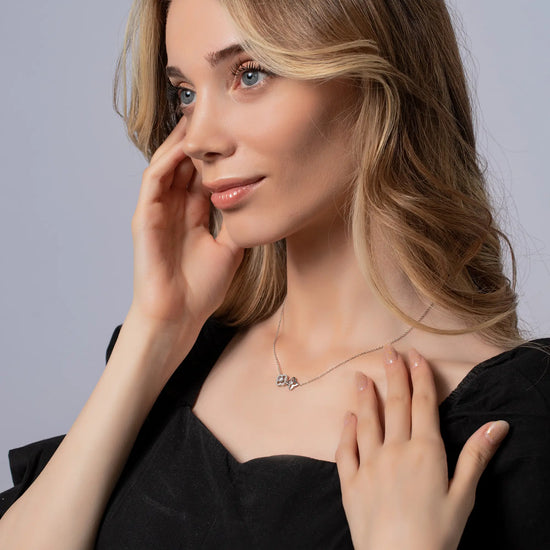 Load image into Gallery viewer, clover-necklace_black
